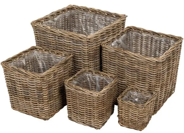 Set med fyrkantiga korgar